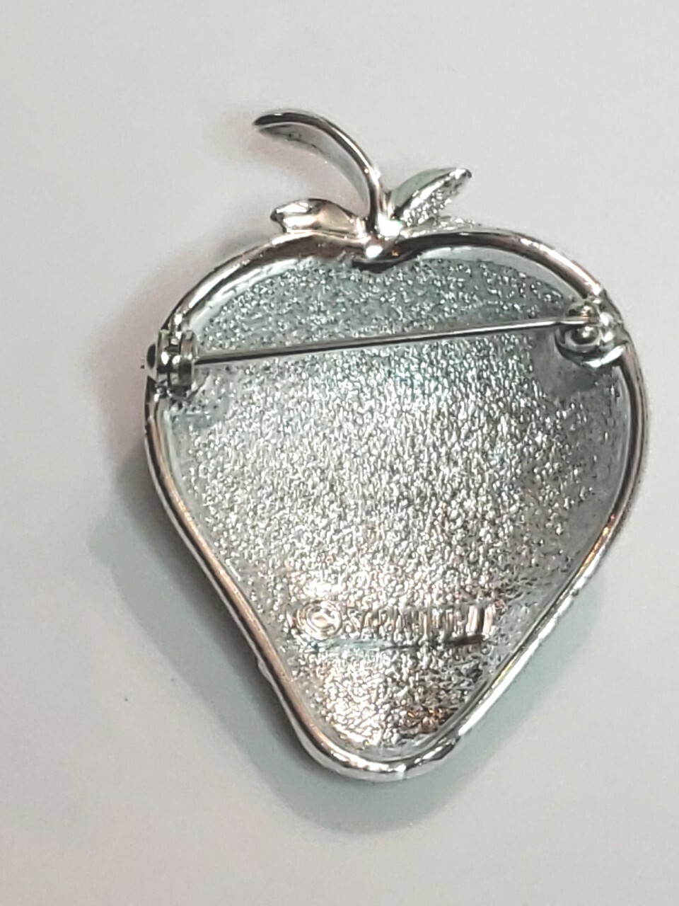 Sarah Coventry Silver Strawberry Silver Tone Metal Brooch Pin Lapel Scarf Pin