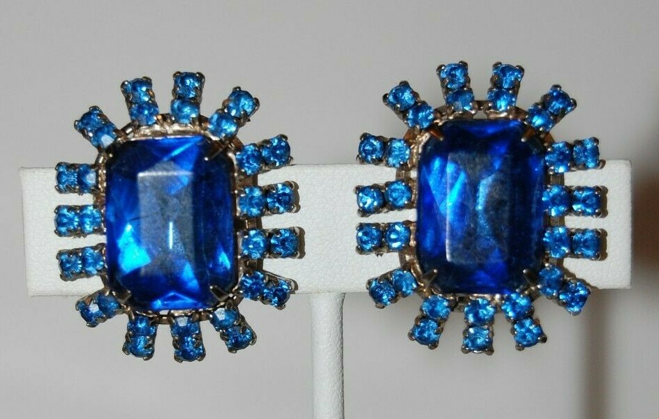 ELEGANT VTG COUTURE LARGE BLUE CRYSTALS SILVERED METAL STATEMENT CLIP EARRINGS