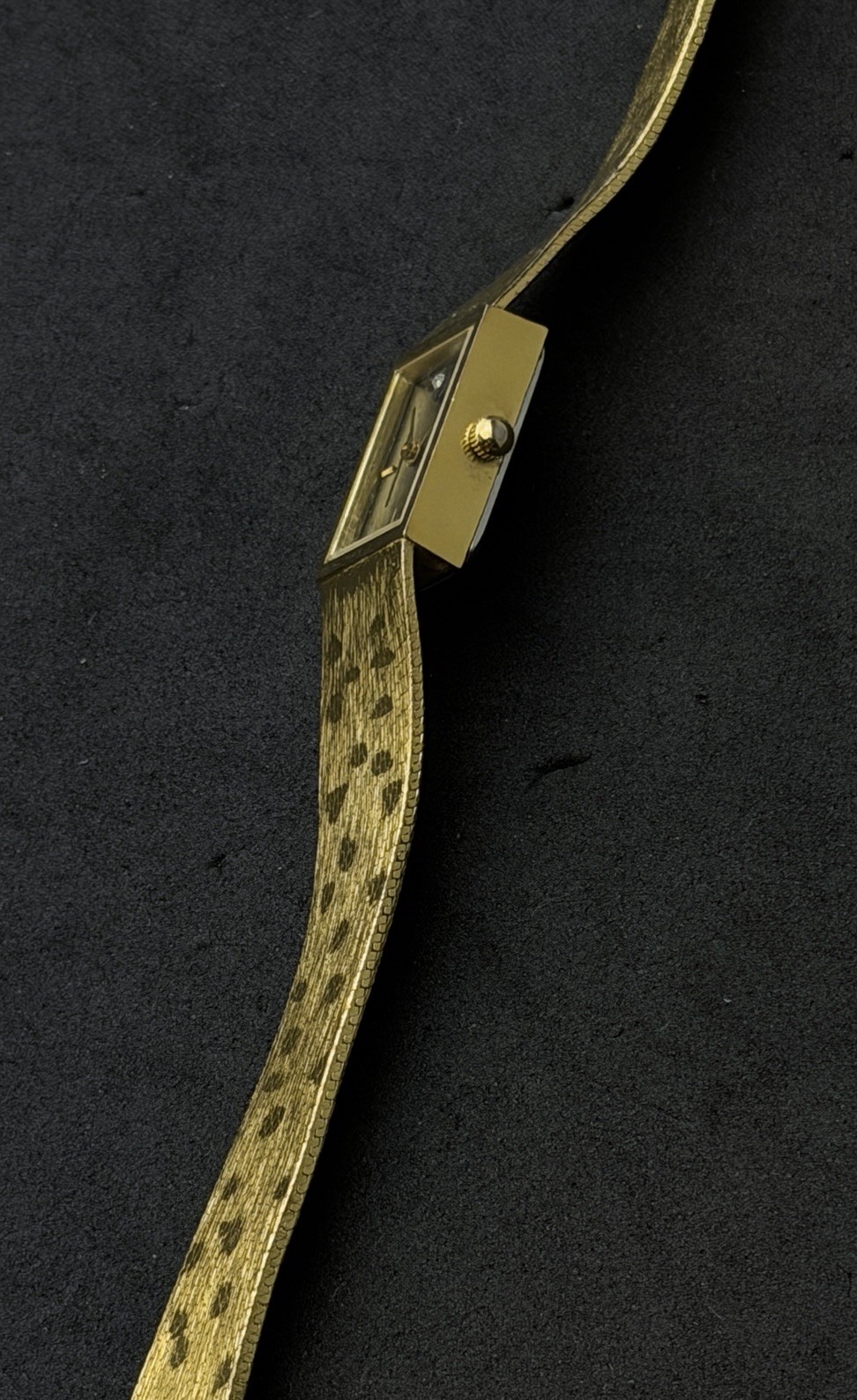 Vtg 1989 BENRUS Tank Diamond Women’s 18mm Quartz Watch Gold Case Bracelet Black