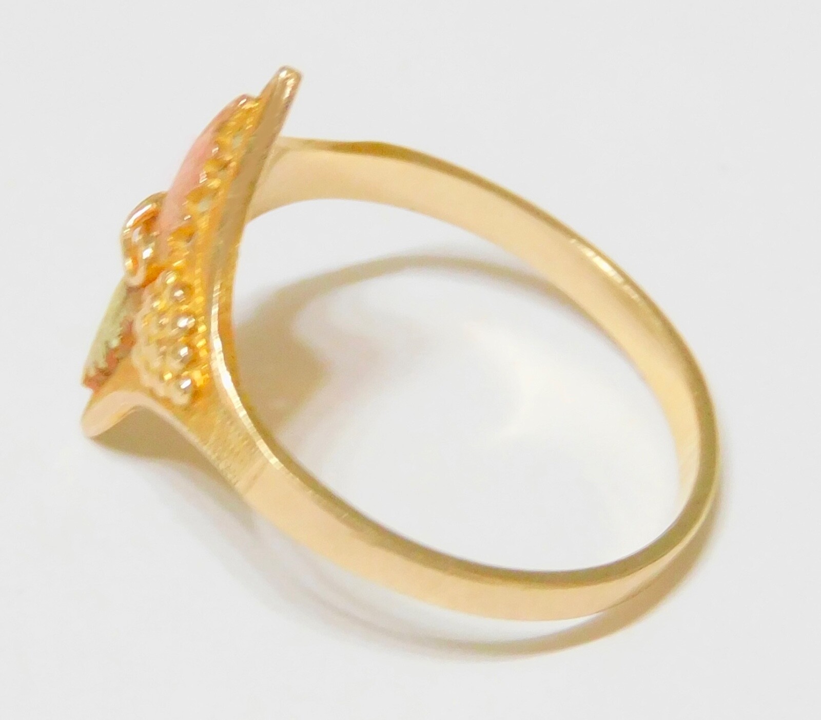 Black Hills Gold 10k Landstrom’s Two Leaf Long Ring Size 6 1/2