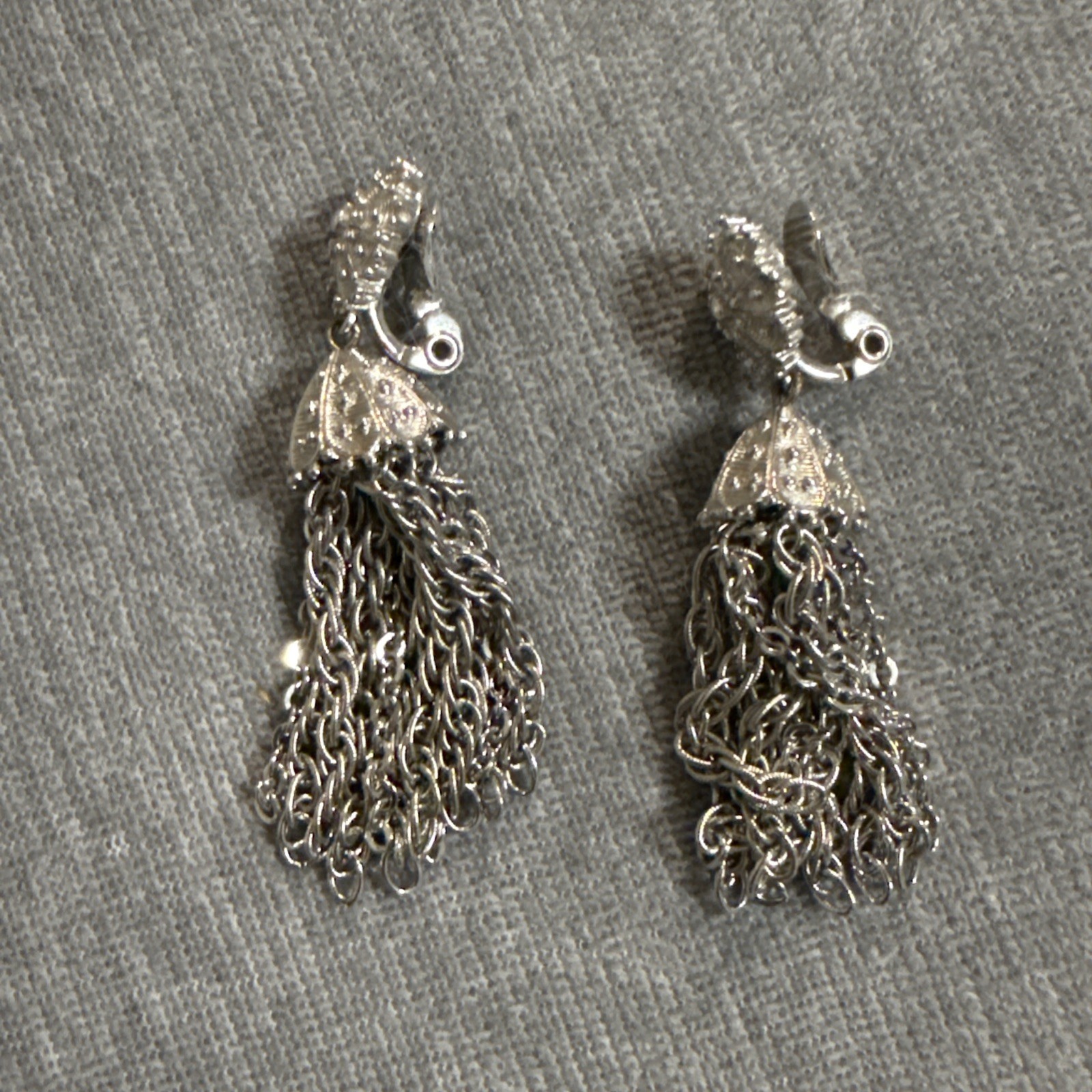 VTG Starburst MONET Silver TONE Dangly Chain Tassel Chandelier Clip On Earrings