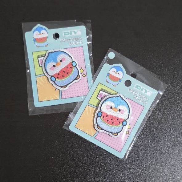 NEW 2pcs Cute Penguin Animal Embroidery Brooch Pin Cartoon Backpack Jacket Badge