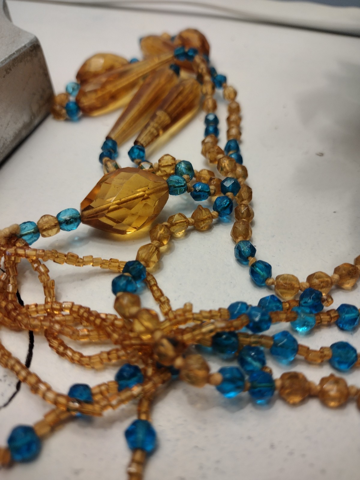 Authentic 1920s Art Deco Hand-Knotted Molded Glass Sautoir Flapper Necklace