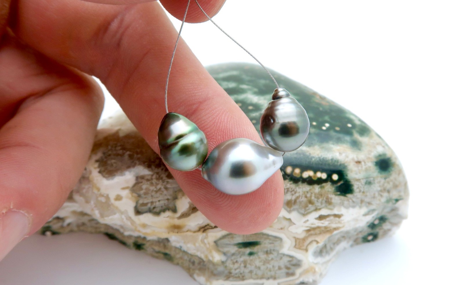 3 GORGEOUS AA+ TAHITIAN BLACK SILVER PEACOCK CULTURED PEARLS – 8.6 – 12.2mm