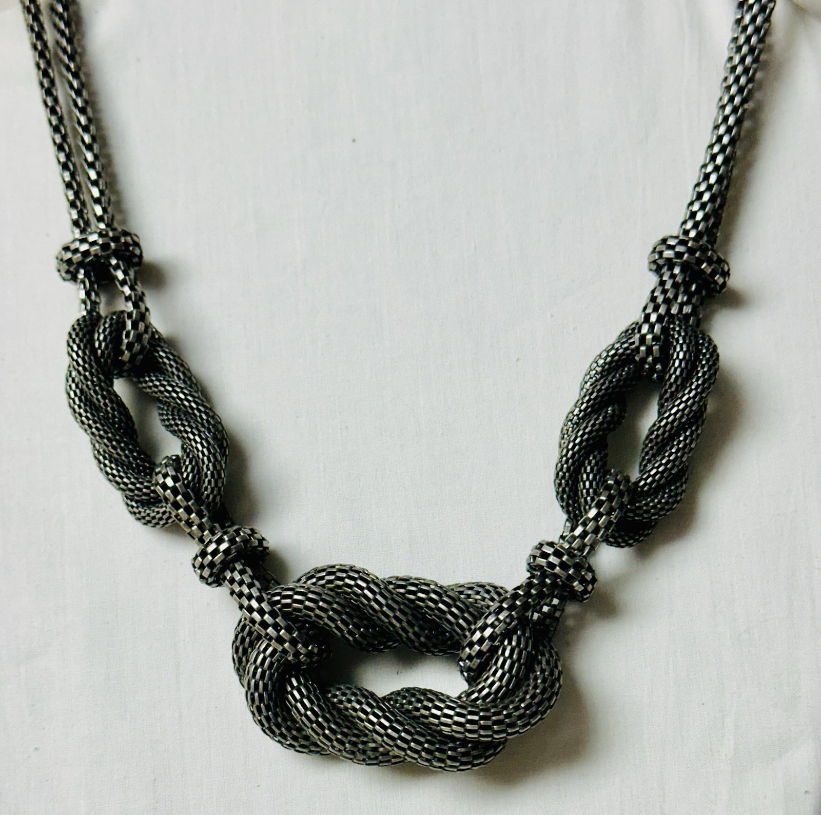 Black Dark Metal Knotted Bib Collar Necklace n0355