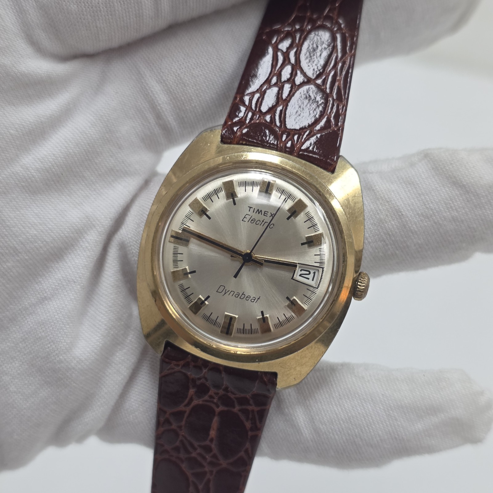Vintage Timex Electric Mens Watch 35mm Dynabeat Date Gold Tone New Battery