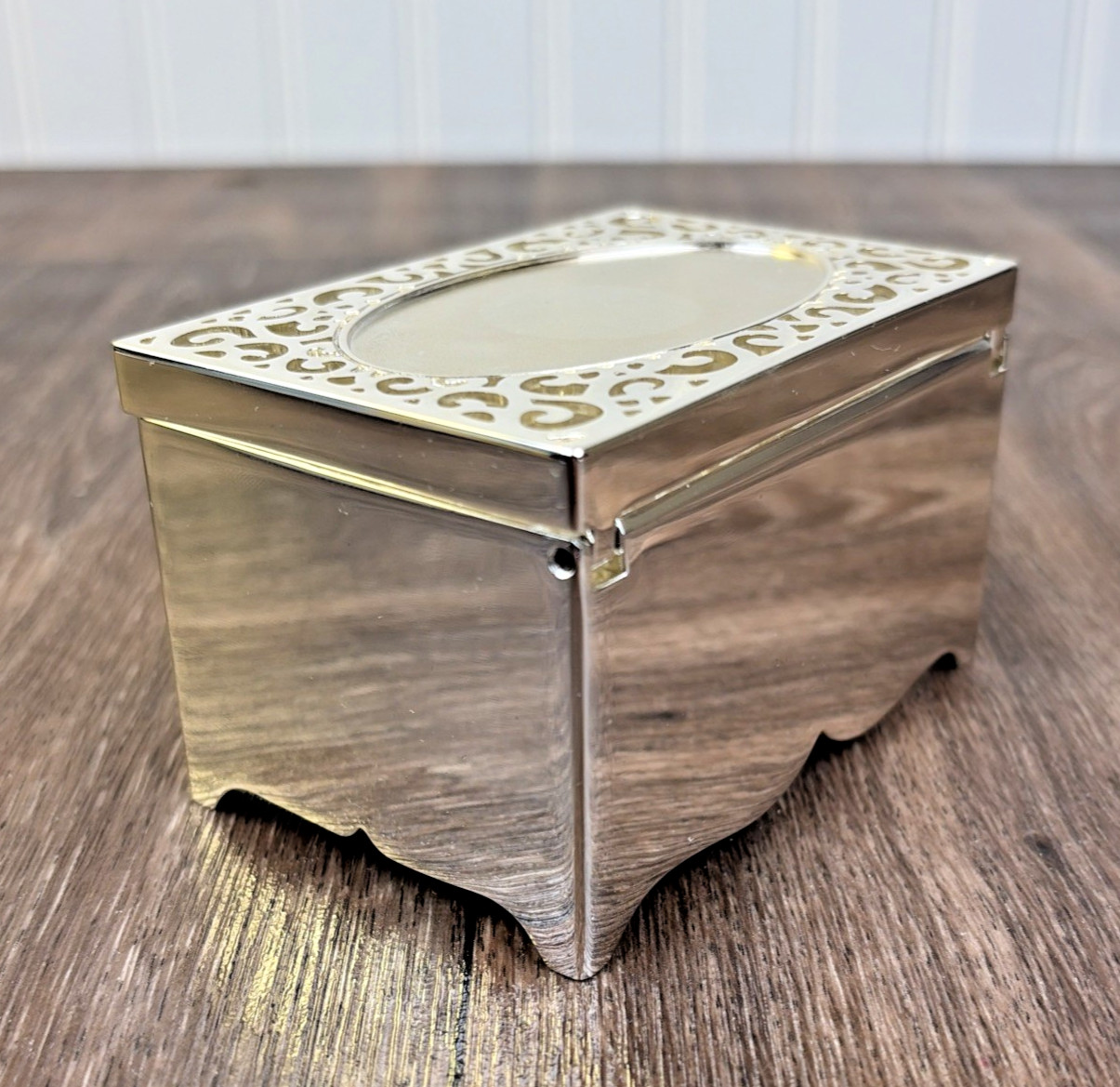 Things Remembered Silver Tone Hinged Filigree Jewelry Box Trinket 4″ x 2.5″