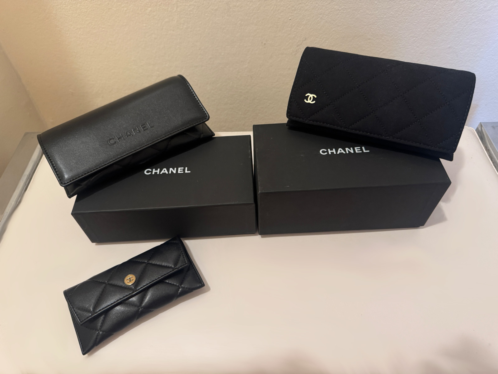 New Chanel Gold/Black Lambskin Chain Necklace/Eyewear Chain, Eyewear Cases/Cloth