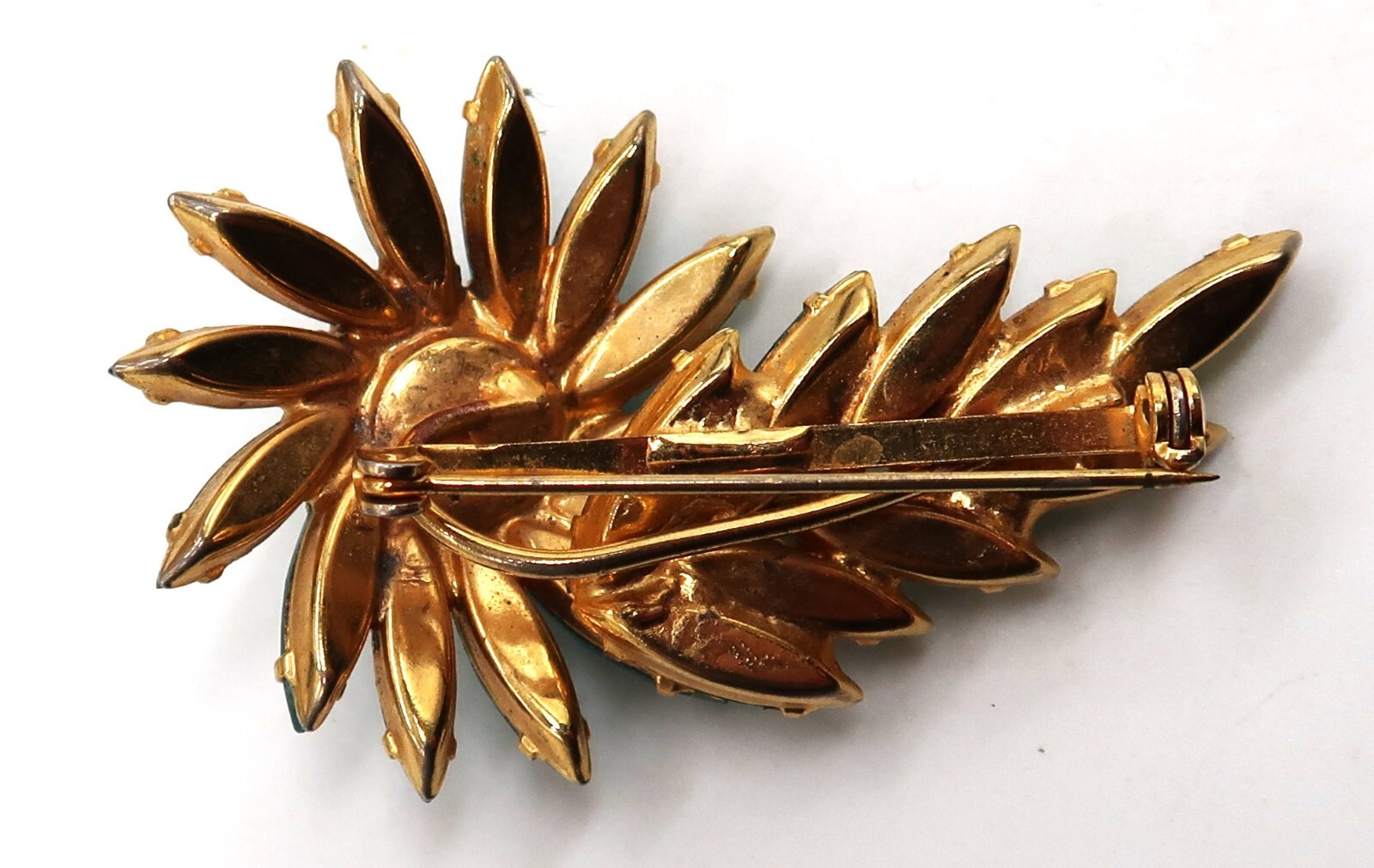 Vtg Blue Green Gold Tone Flower Rhinestone Brooch Prong Setting Fashion Jewelry