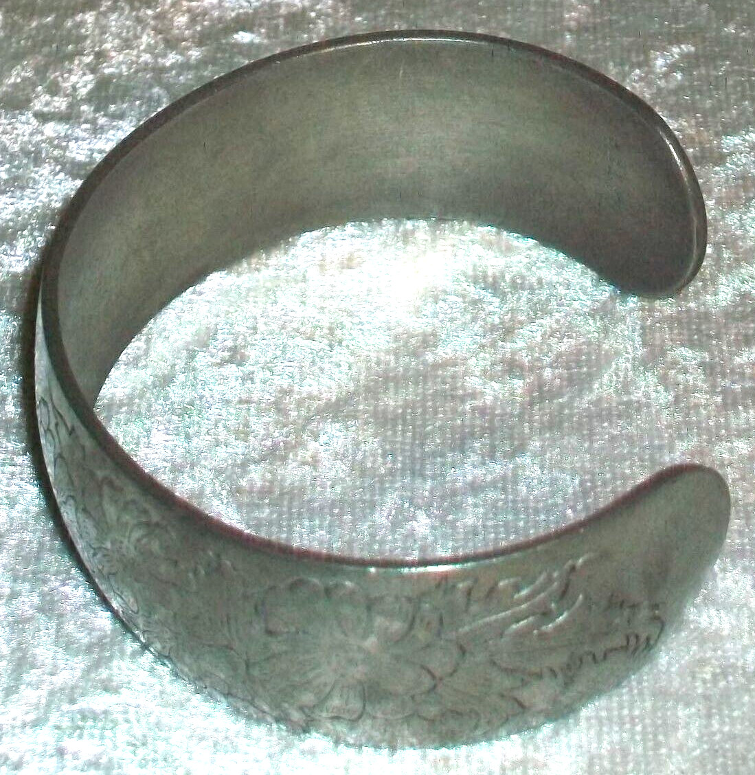 Vintage Leonard of Bolivia Hand Etched Genuine Pewter Aster Floral Cuff Bracelet
