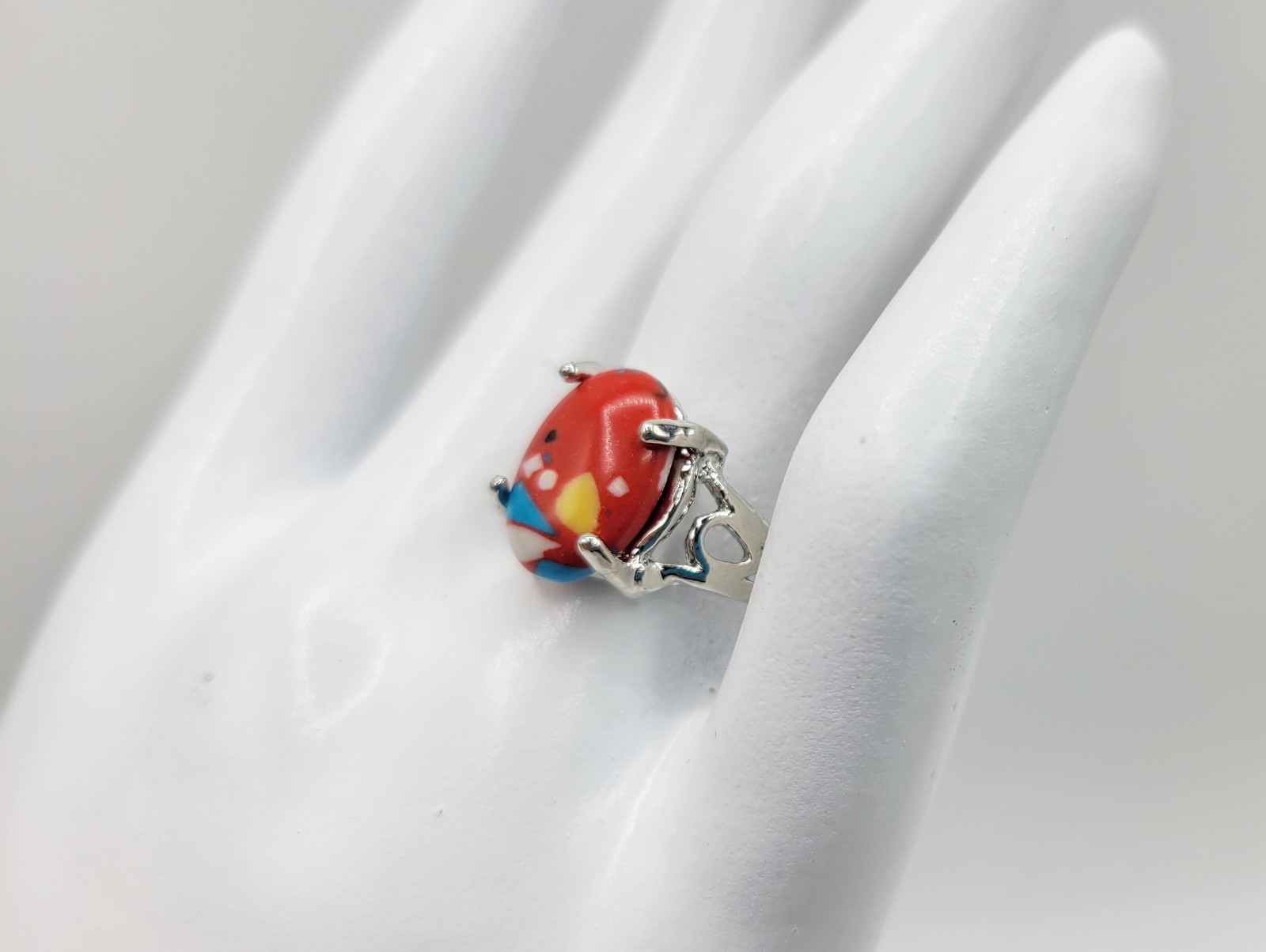 Women’s Silver Tone Oval Simulated Stone Red White Black Blue Yellow Ring Size 7
