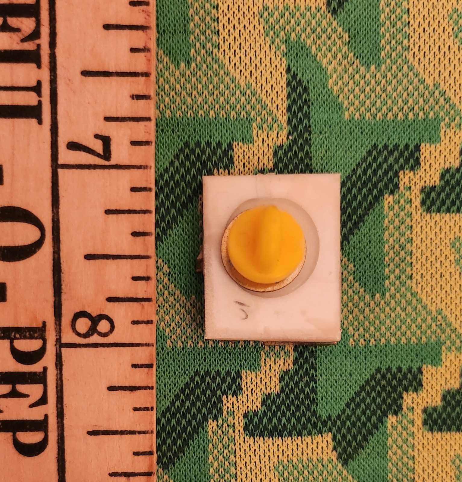 Vintage Lucinda mini Multicolor House & Leaf tie tac Plastic Resin Fall Theme!!!
