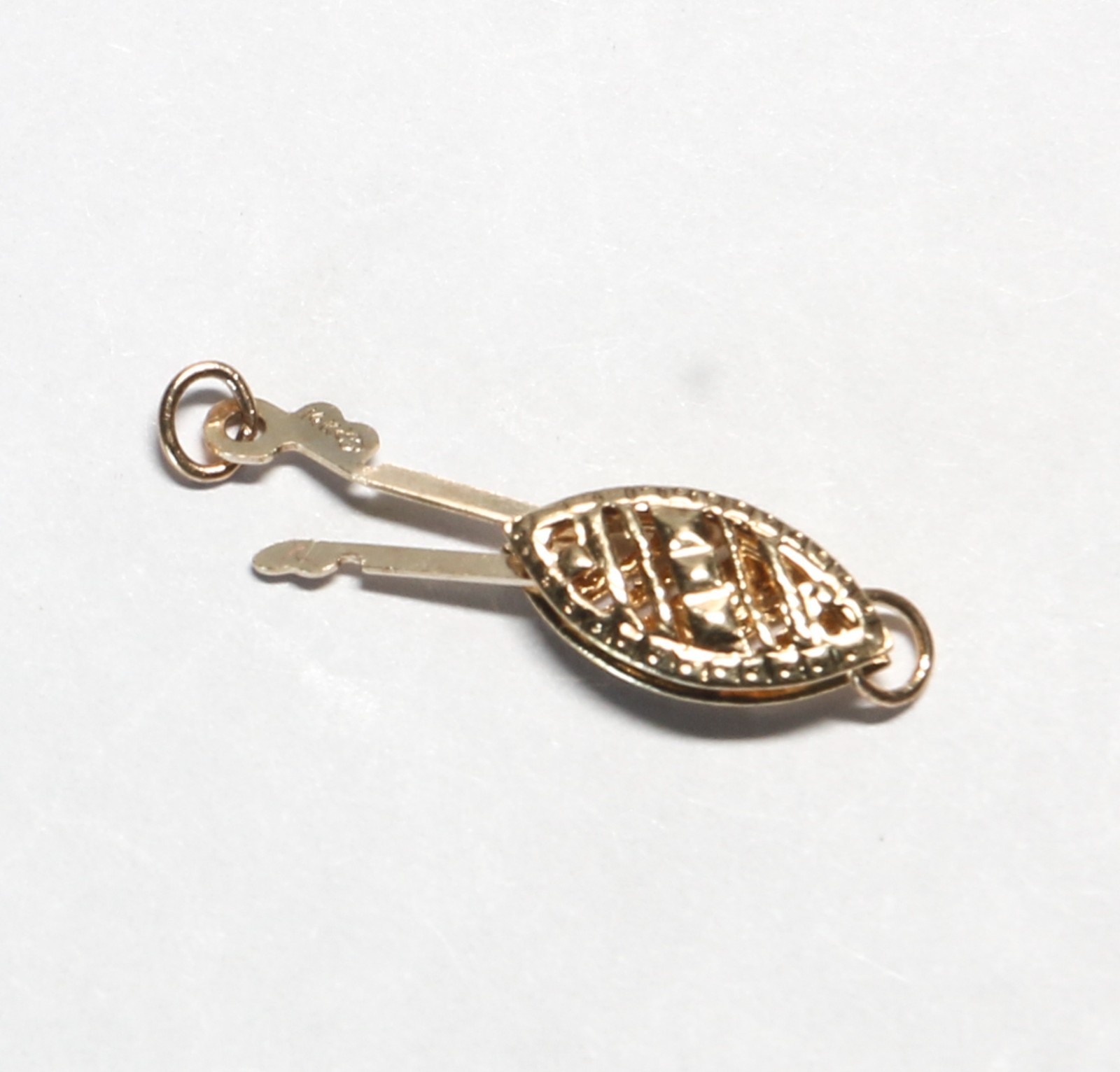14K Yellow Gold 13.7mm x 5.6mm Filigree Clasp w/Jump Rings – 0.33 Grams
