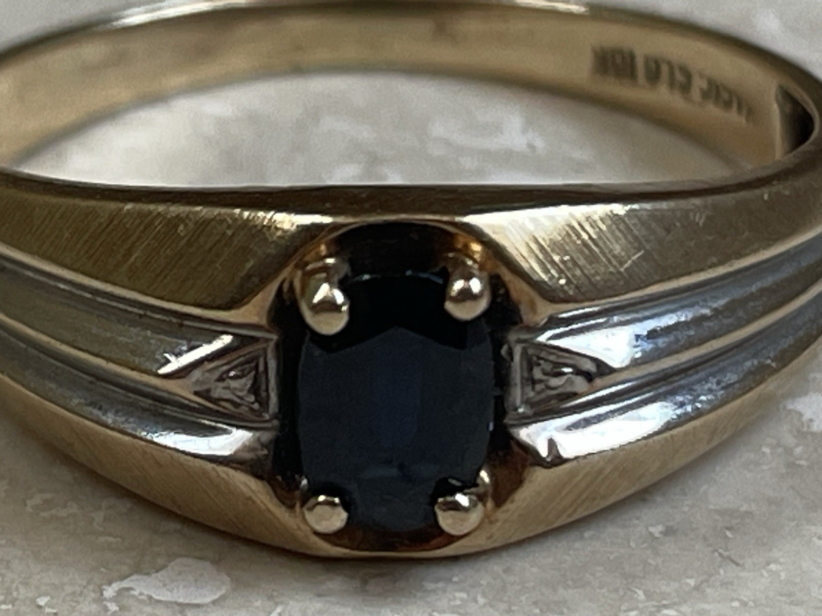 Vintage Men’s 10K Solid Yellow & White Gold Oval Black Onyx Ring Magic Glo Sz 11