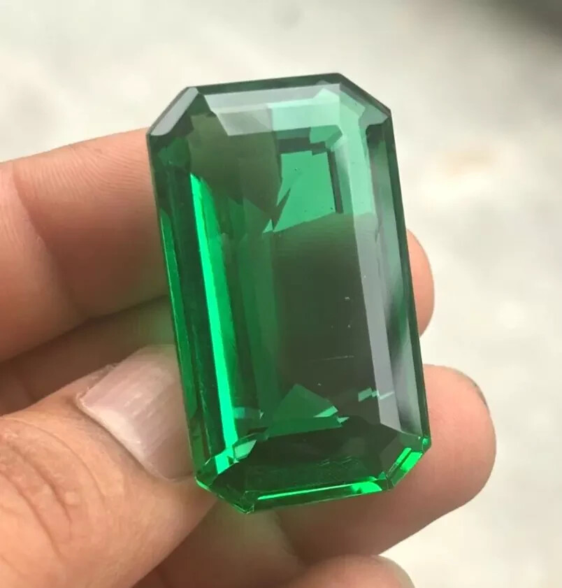 Green Color 125+ Ct Natural Emerald Emerald Cut Loose Gemstone