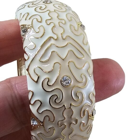 Gorgeous Gold Plated White Beige Enamel Crystal Hinged Bangle Bracelet NWOT