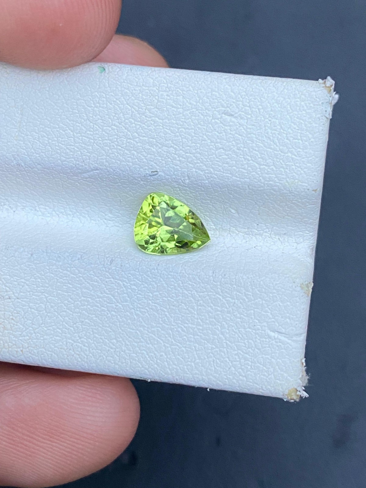 0.95Ct Natural cut peridot pear shape loose Gemstone From Pakistan