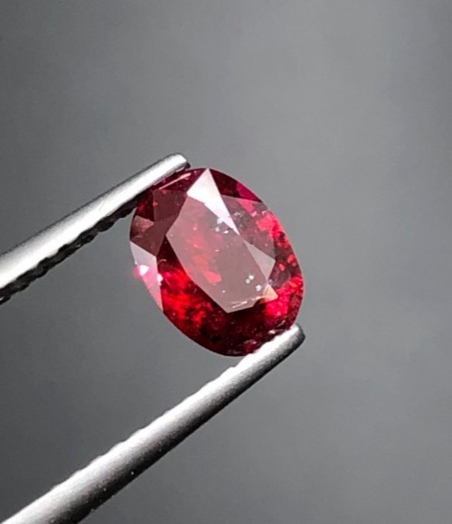 0.91ct Natural Red Pigeon Blood Unheated Loose Ruby Gemstone For Jewelers.