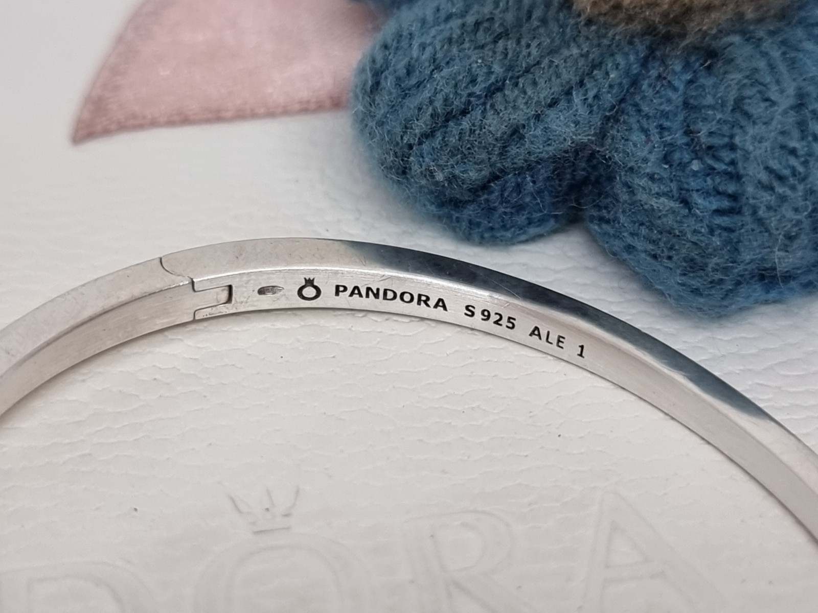 BOXED Genuine Pandora Silver Sparkling Bow Bangle Size 1 💕 16cm