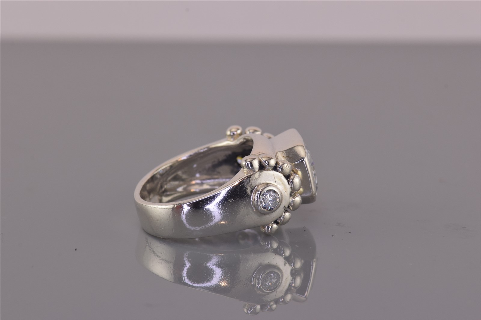 Sterling Silver Radiant Cubic Zirconia Dotted Bead Collar Band Ring 925 Sz: 7