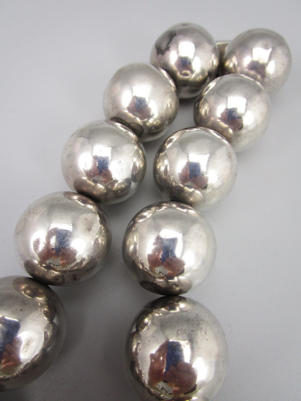 AMAZING 20″ MEXICAN STERLING SILVER 25MM BEAD STATEMENT NECKLACE 108G