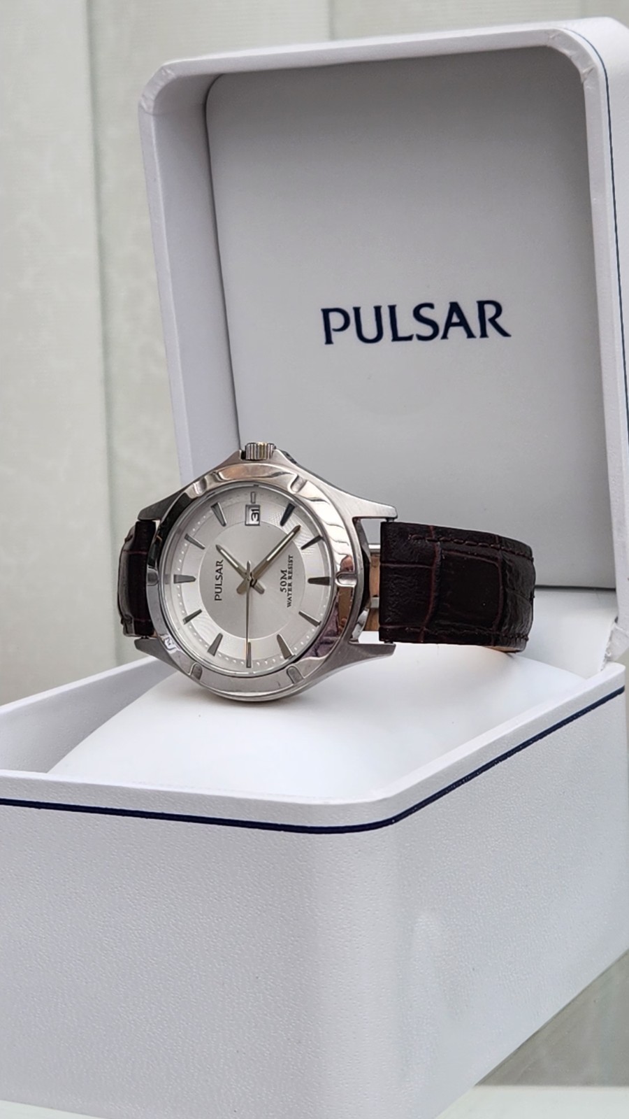 Pulsar mens watch Date , Easy To Read, Brown Leather, WR 50m. (A4)
