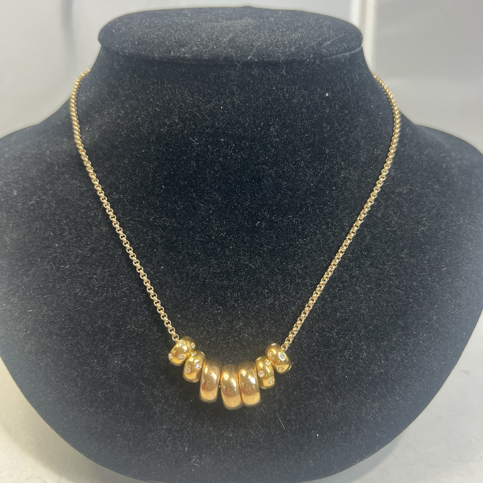 Vintage Signed JC Jewelry Concepts Gold Tone Round Slider Pendant Necklace