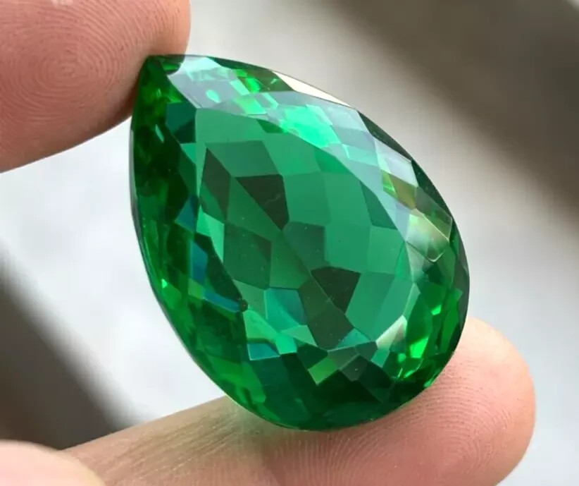 Natural Green Colombian Emerald Pear Cut Certified VVS 80+ Ct Loose Gemstone
