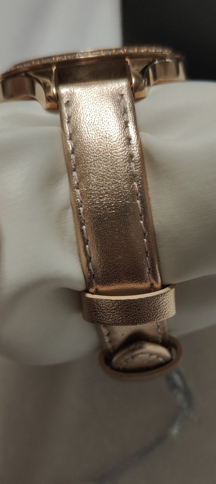 Caravelle New York 44L132 Women’s Analog 37mm Round Rose Gold Tone Crystal Watch