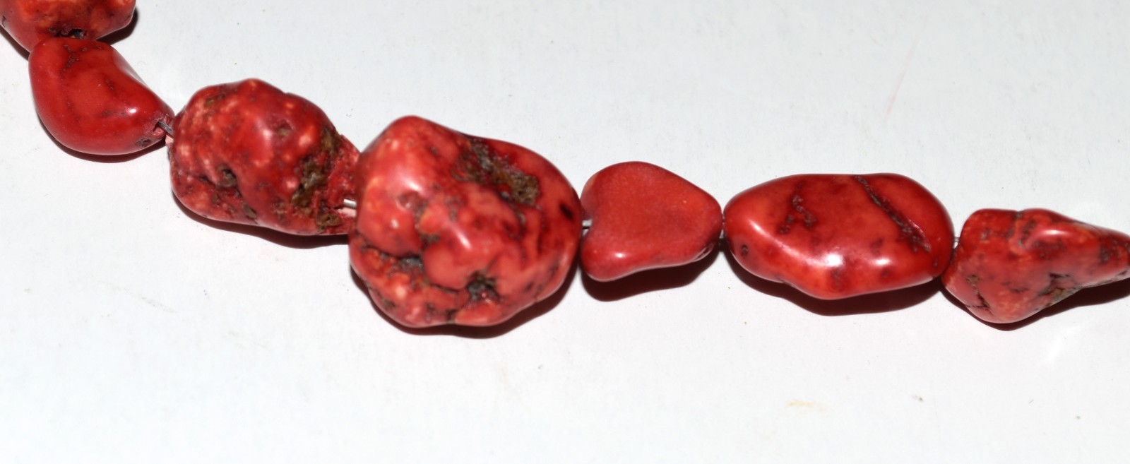 Vintage Red Dyed Stones Irregular Shaped Various Size Chunky Stones 32″ Necklace
