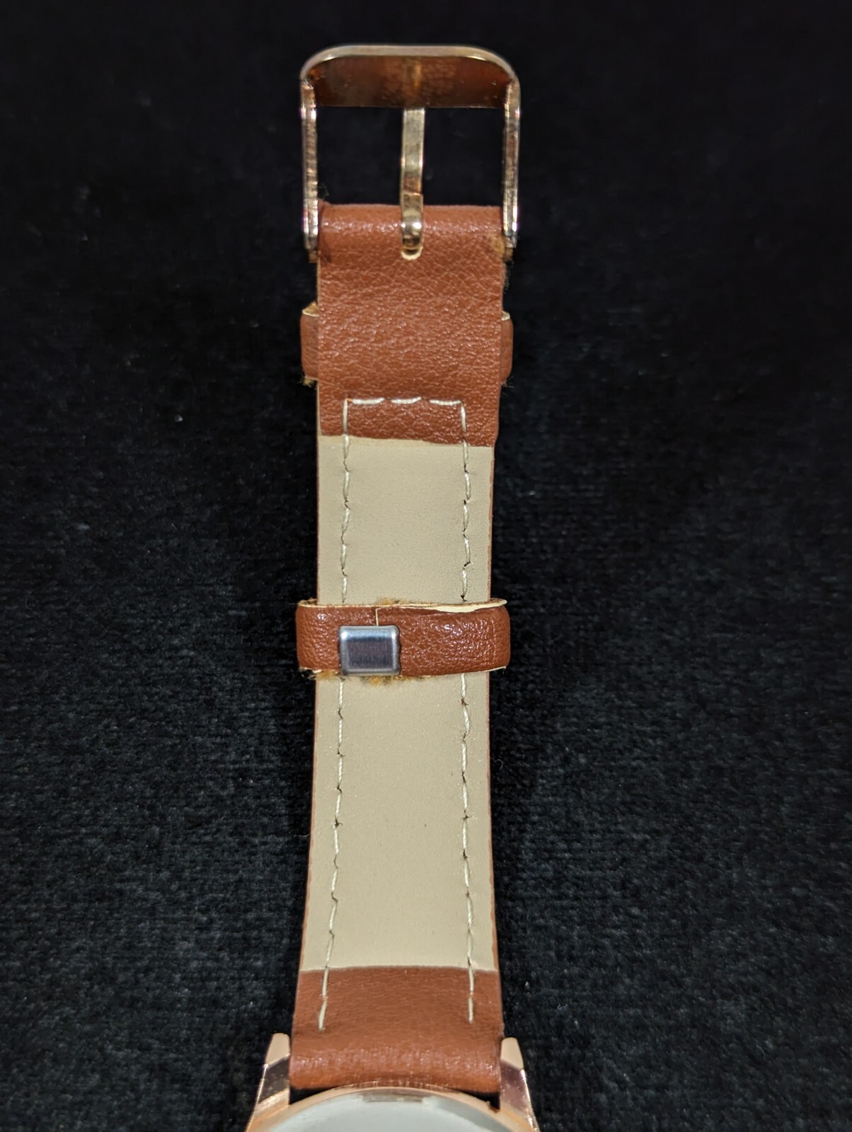 Womans World Map Dial Gold Tone Case Brown Faux Leather Band Watch 7.5 Inch