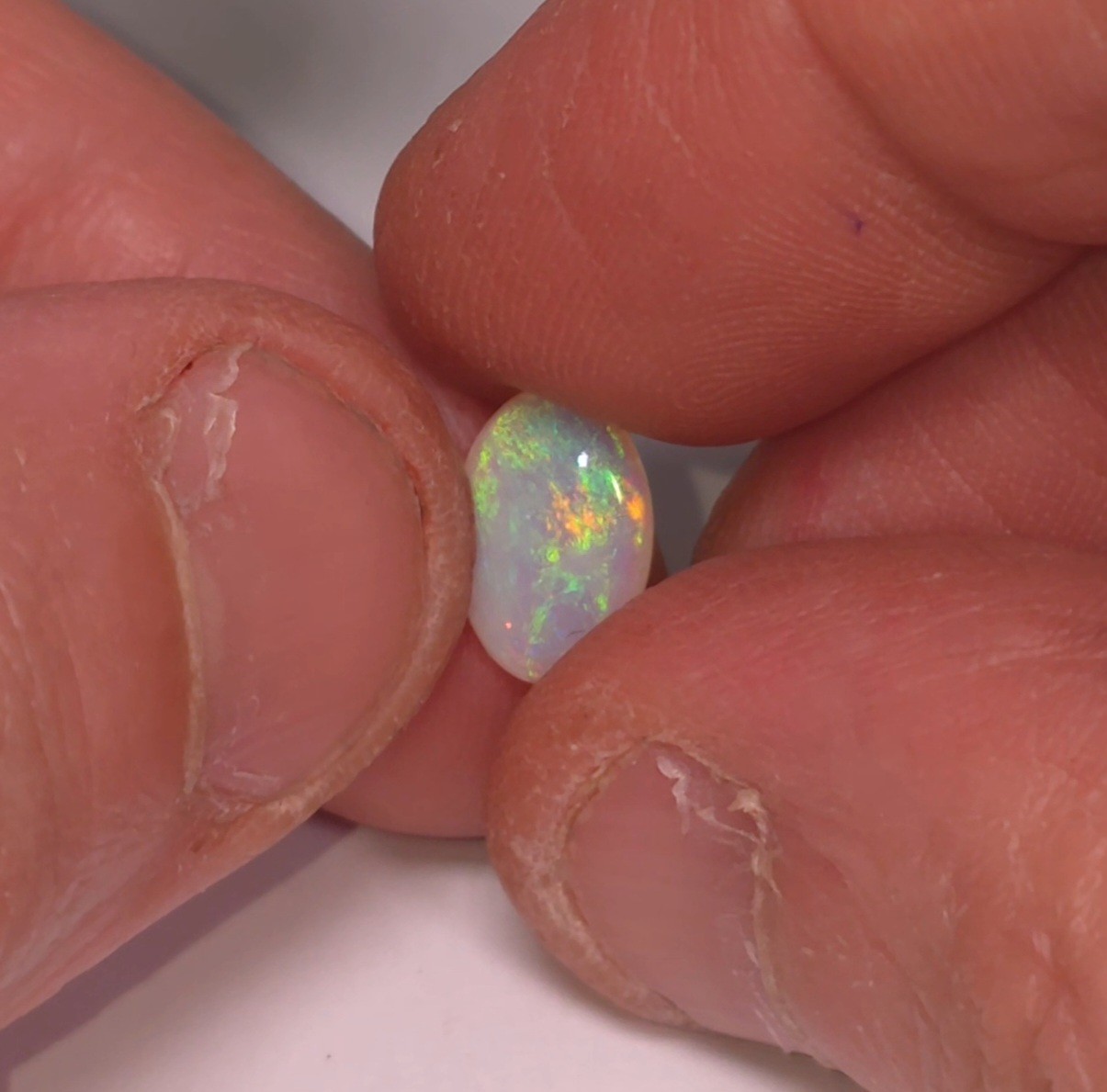 Coober Pedy solid opal. 1.75ct. 11 x 7.5mm Oval. Australian opal.