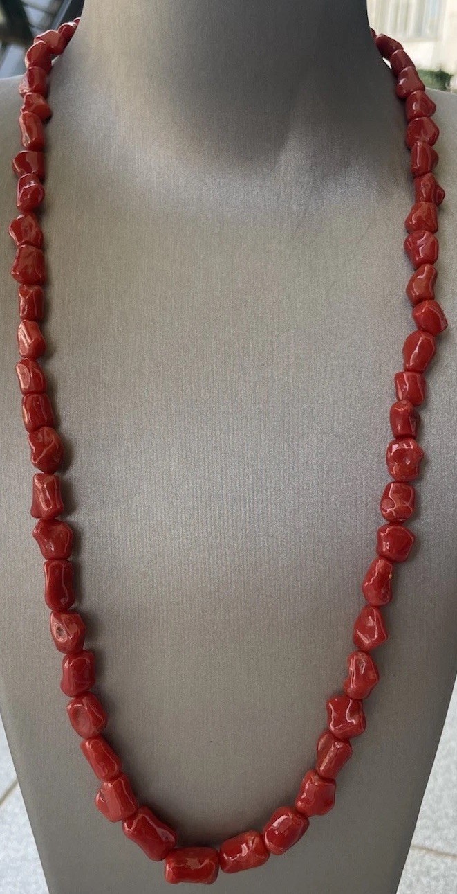 Sardinian Coral Necklace Stones in 18kt Yellow Gold