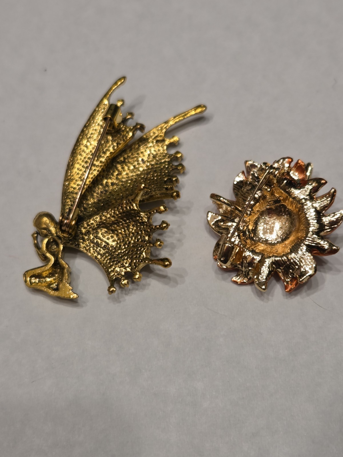 Beautiful Praying Pixie Fairy With Wings Rhinestone Daisy Bee Brooch Lot 293-177