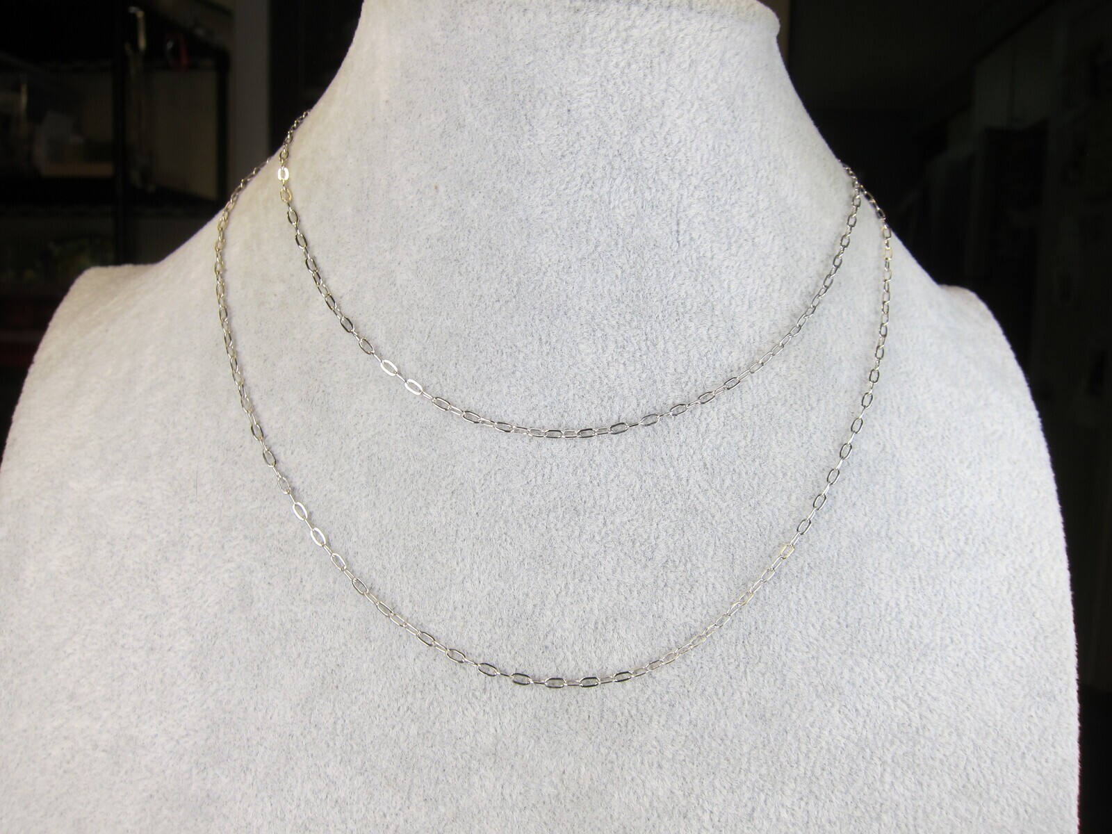 Beautiful shiny sterling silver 925 32″ chain necklace mystery maker’s mark