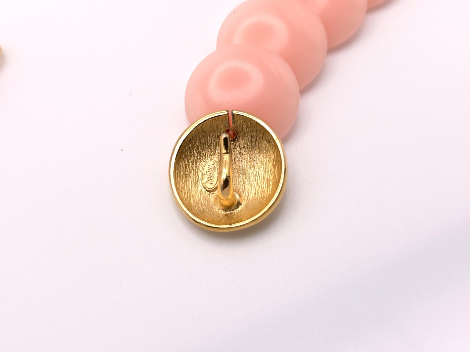 Vintg 1970s Trifari Baby Pink Lucite Disc Collar Necklace Gold Tone Hook Closure
