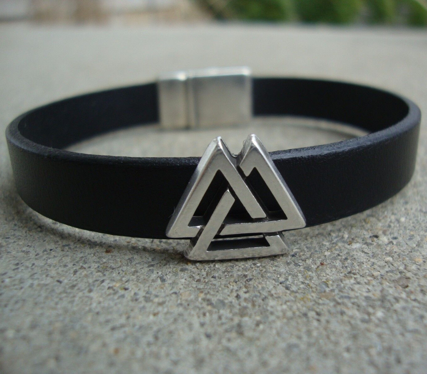Men’s Black Flat Leather Bracelets with Antique Silver Valknut Bead USA