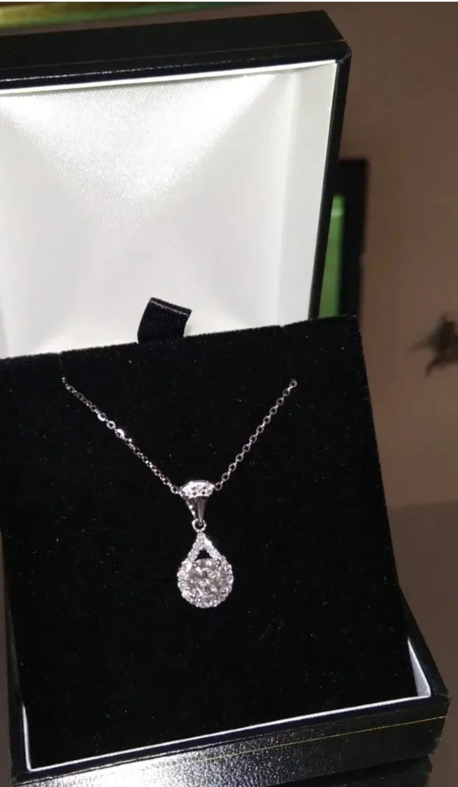 1.24ct D VVS1 HIGHEST GRADE MOISSANITE PENDANT & JEWELLERS VALUATION certificate