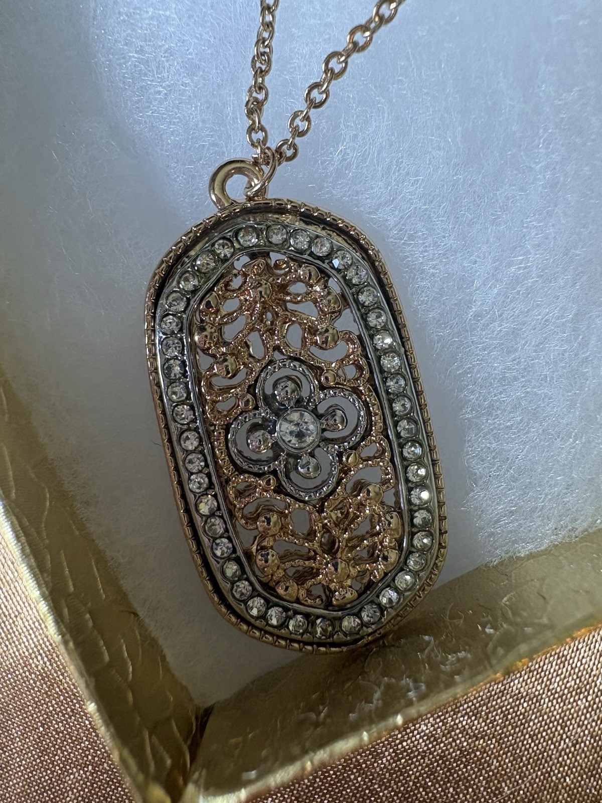 Gold Tone Floral Oval Crystal Pavé Pendant Necklace Cable Chain Lobster 17in