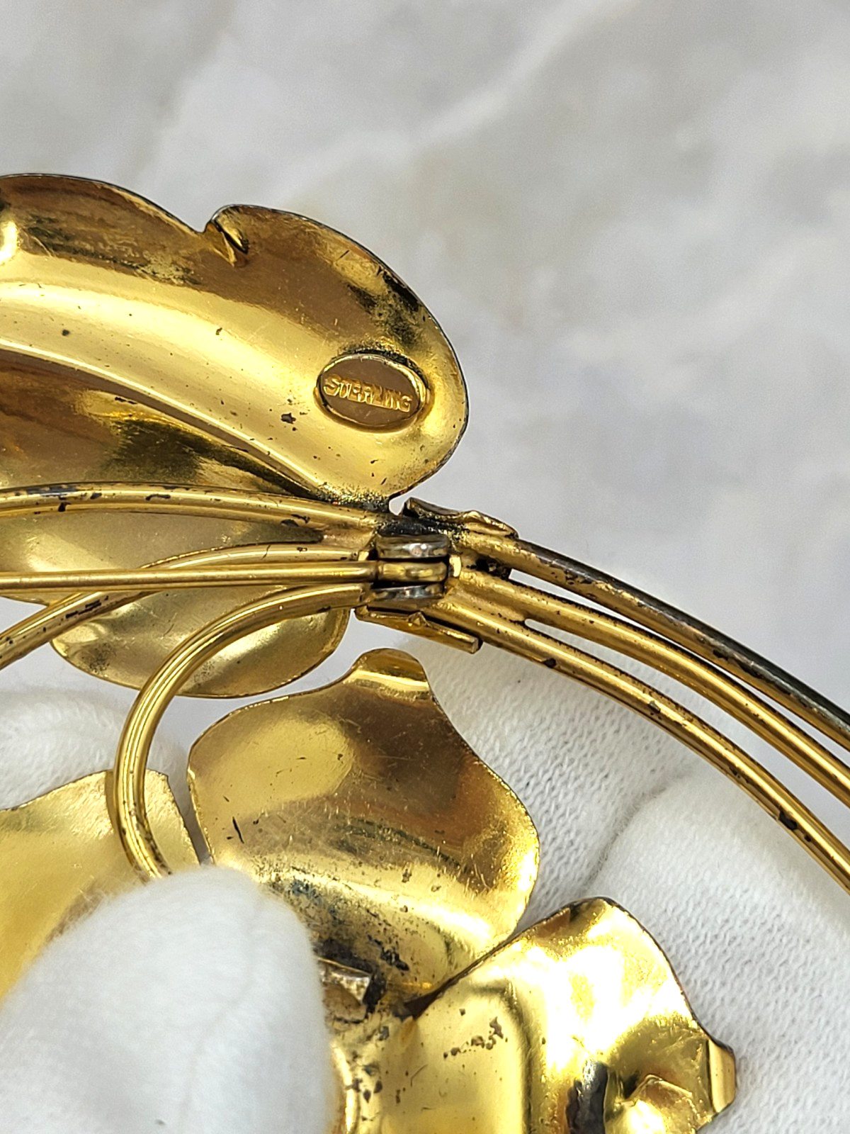 VTG Large Floral Brooch Sterling Silver w/ Gold Tone Finish Blue Glass Stone
