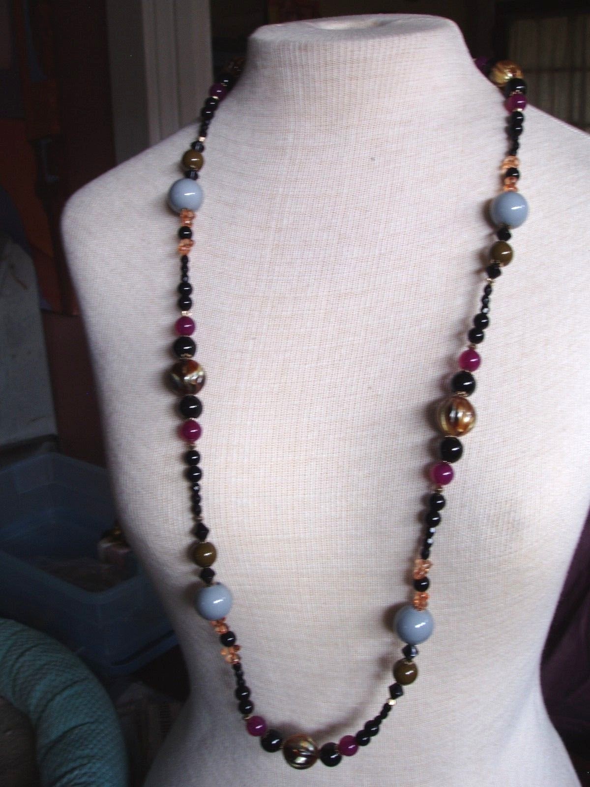 Vintage Necklace LUCITE multi color black purple gray green Plastic beads 40″