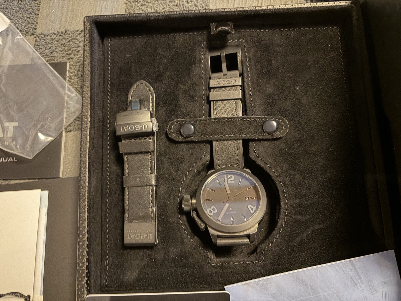 U-Boat Classico 5573 Left Hook 53mm Auto Carbon Fiber +Extra Strap / FULL SET