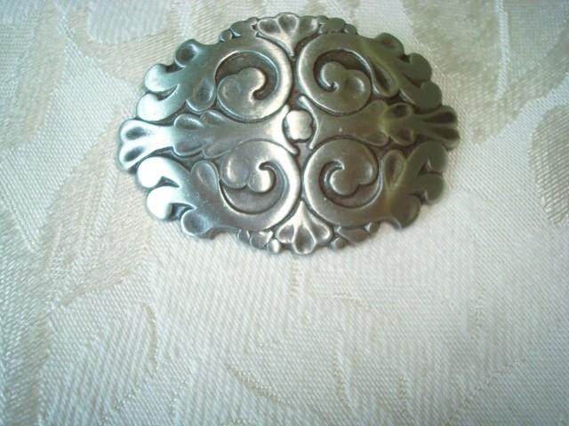 Vintage R. Tennesmed Sweden Pewter Brooch 1 1/2 x 2 1/8 In. KJ