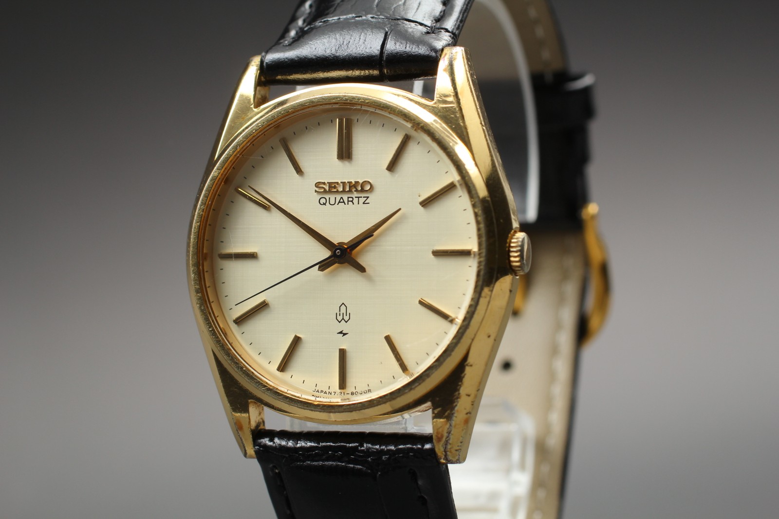 Rare Vintage 1980 Seiko Quartz 7121-8000 Gold Round Dial Qz Men Watch From JAPAN