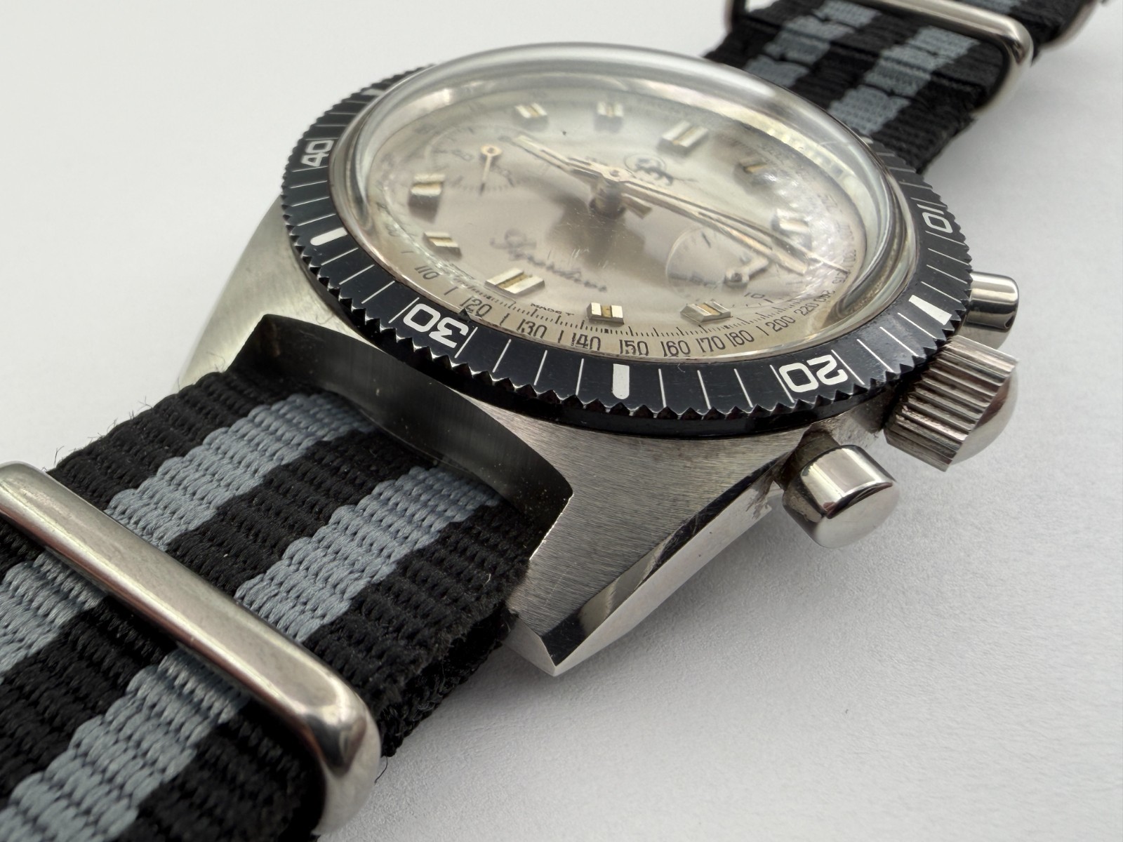VTG INVENCIBLE 3850 SuperDiver Silver Chronograph Manual Wind Cal 7733 – 38 mm