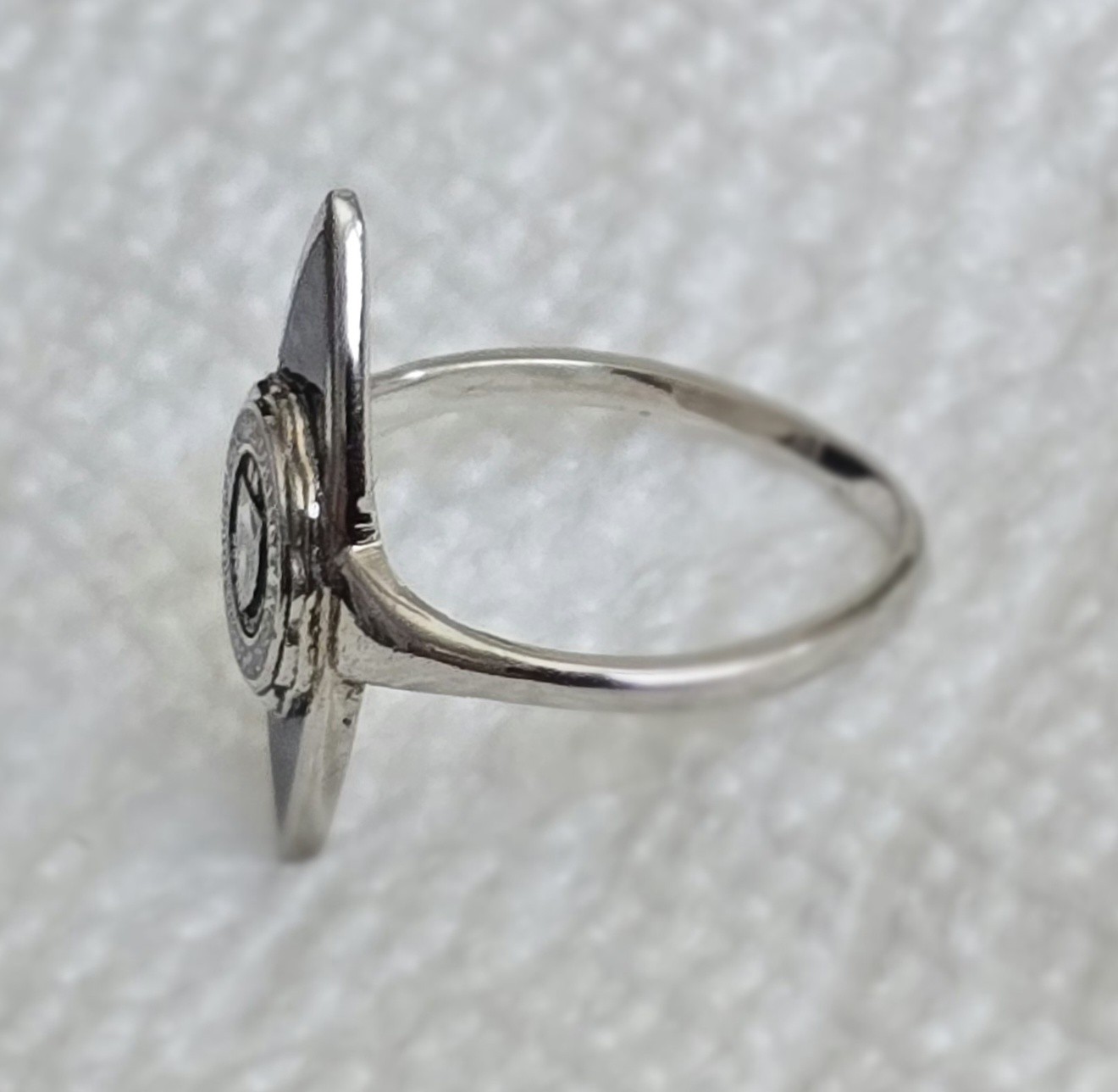 AQUINAS COLLEGE GRAND RAPIDS MI LADIES RING, STERLING SILVER & ENAMEL, SIZE 8