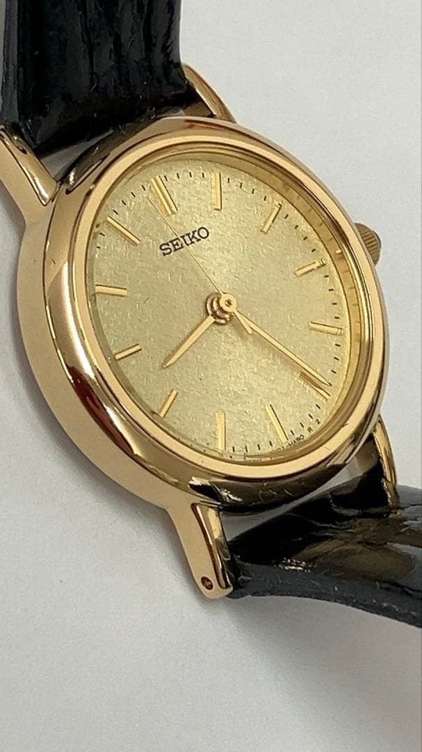 Excellent Condition SEIKO Quartz Wristwatch 1NO1 HZBO