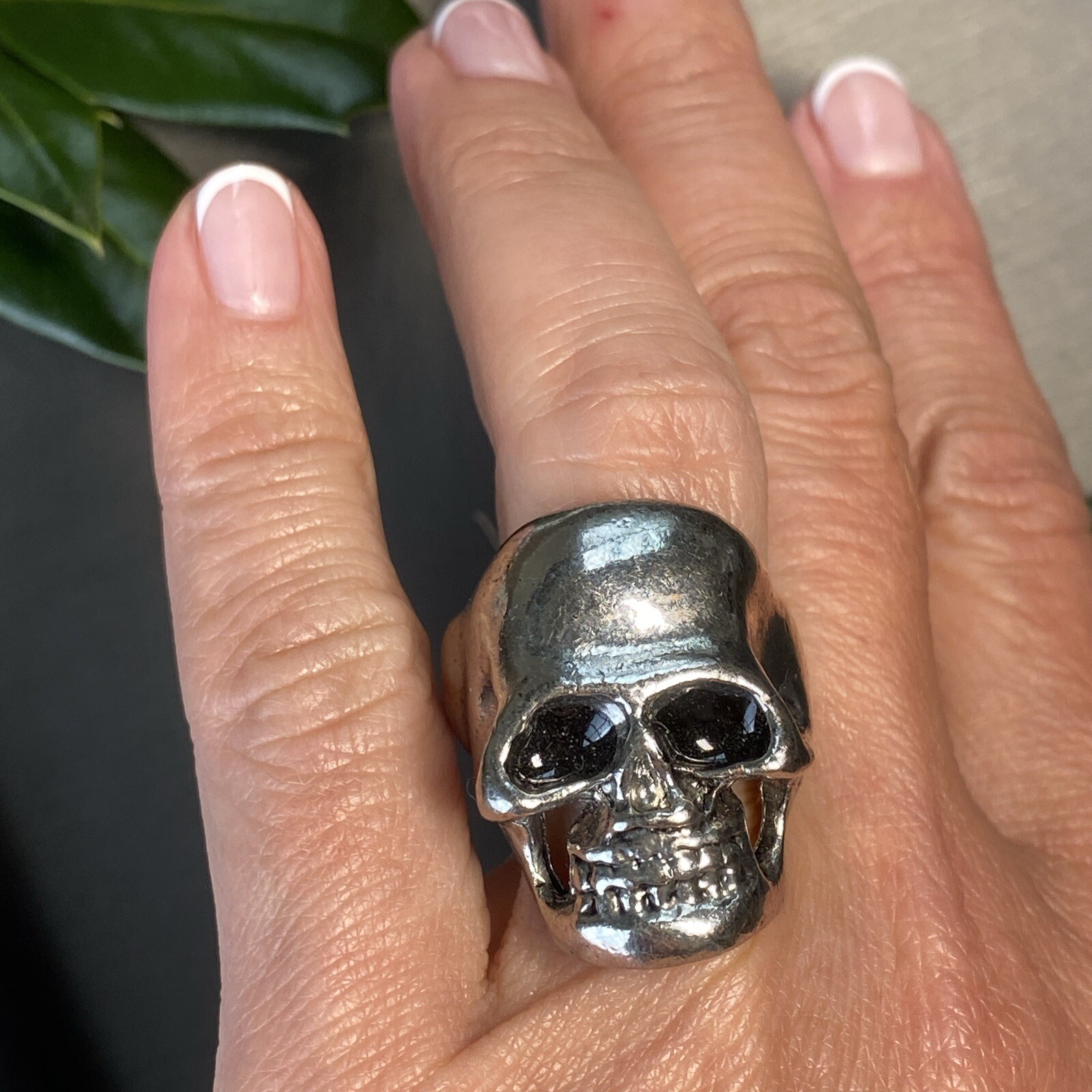 Vintage Mens Skull Ring Estate Jewelry Pre-Owned Size 11 Macabre