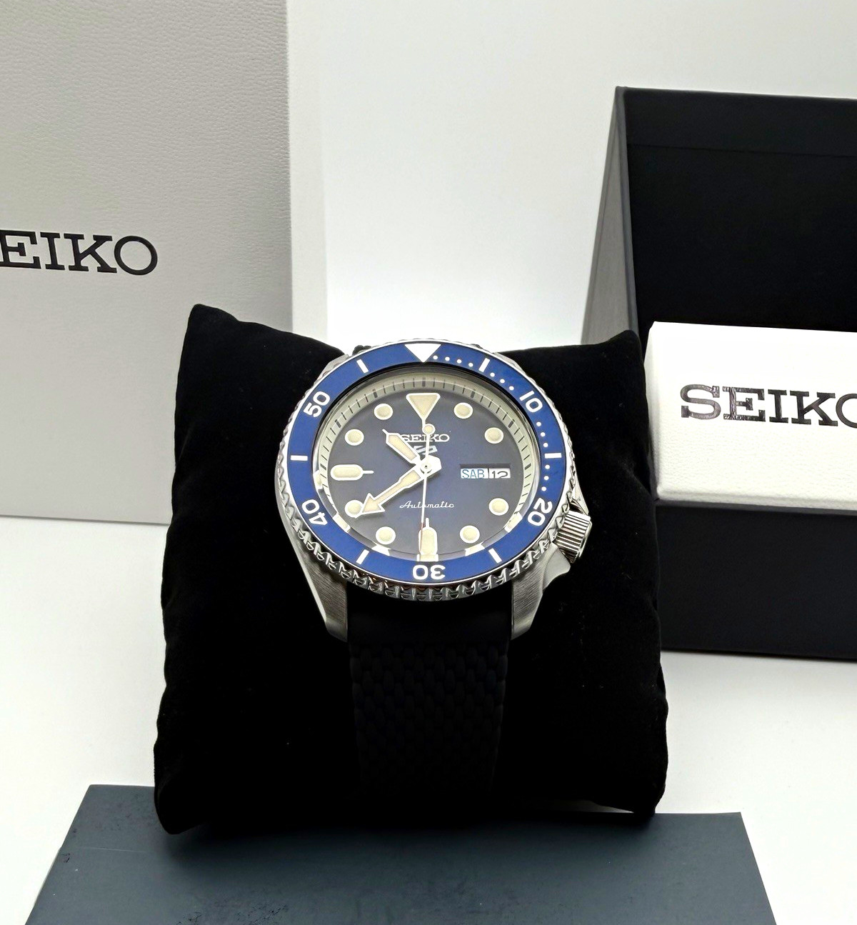 Seiko 5 Automatic Diver 42.5mm Blue Dial/Bezel Day/Date 10 BAR Rubber