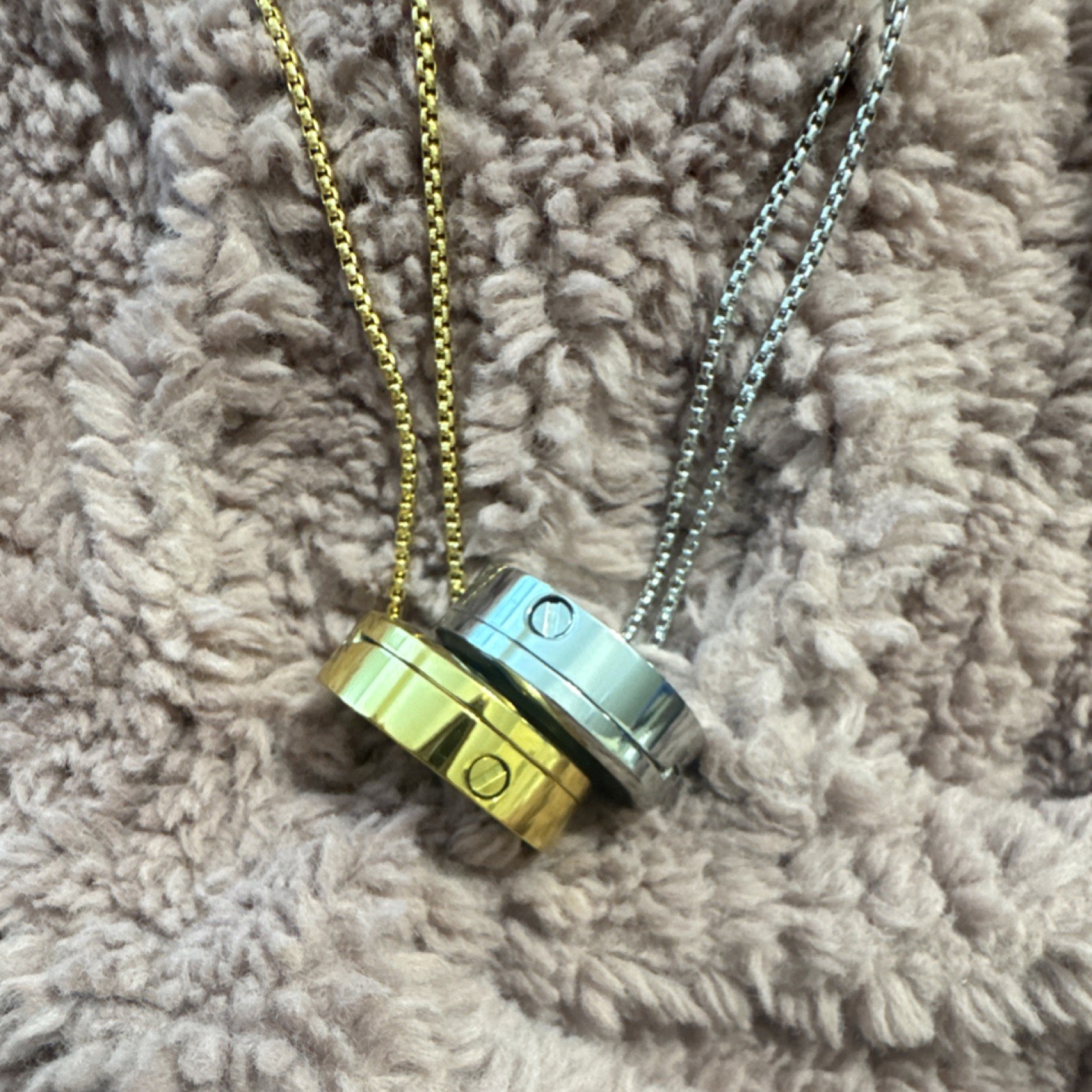 Silver or gold Round Locket Necklace holds a picture and cremation ashes.